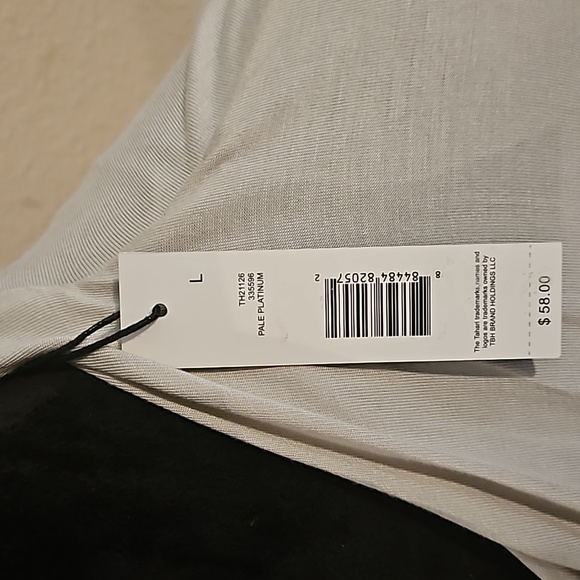 NWT lightweight knit Top - Picture 2 of 4